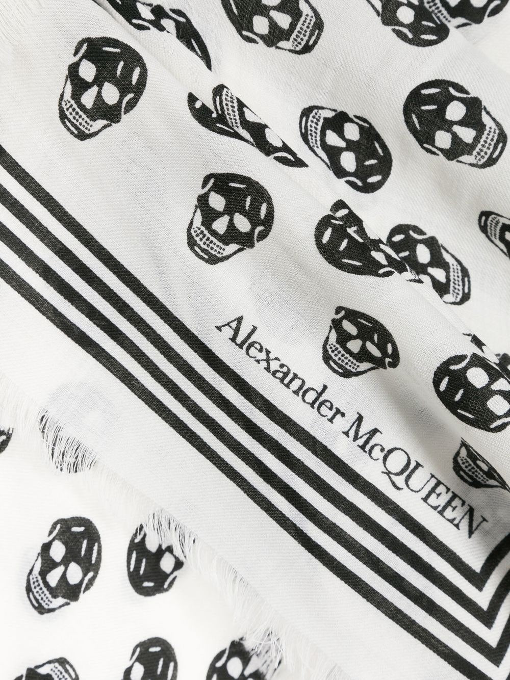 Écharpes Alexander McQueen blanches