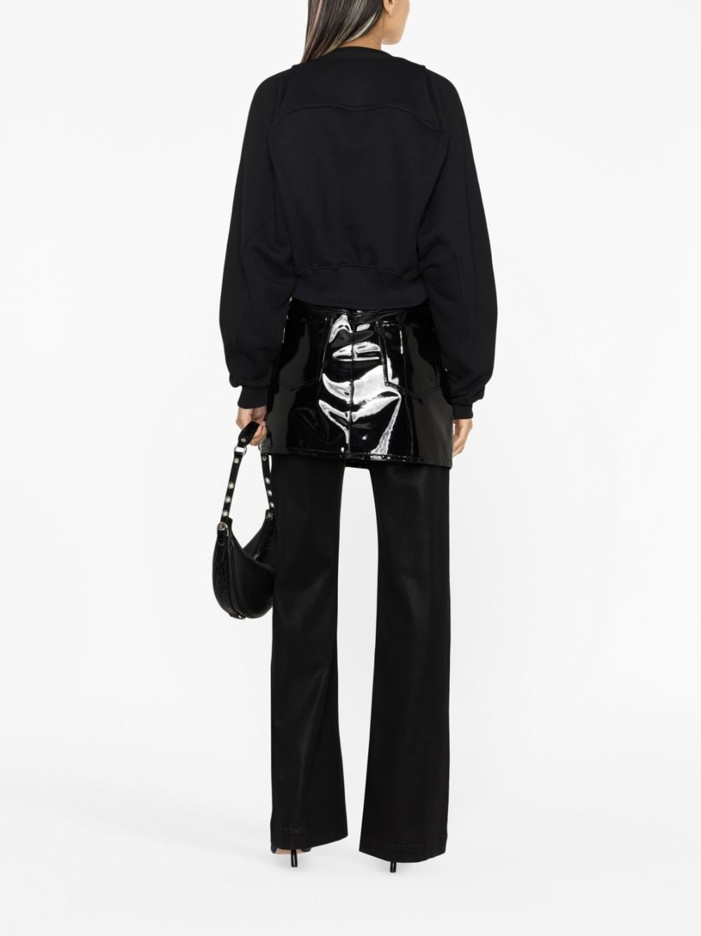 Pulls Off White Noir