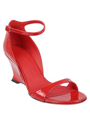 Sandales Ferragamo rouges avec talon à bride