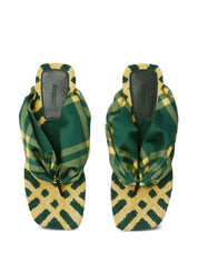 Sandalias Burberry suela plana verde