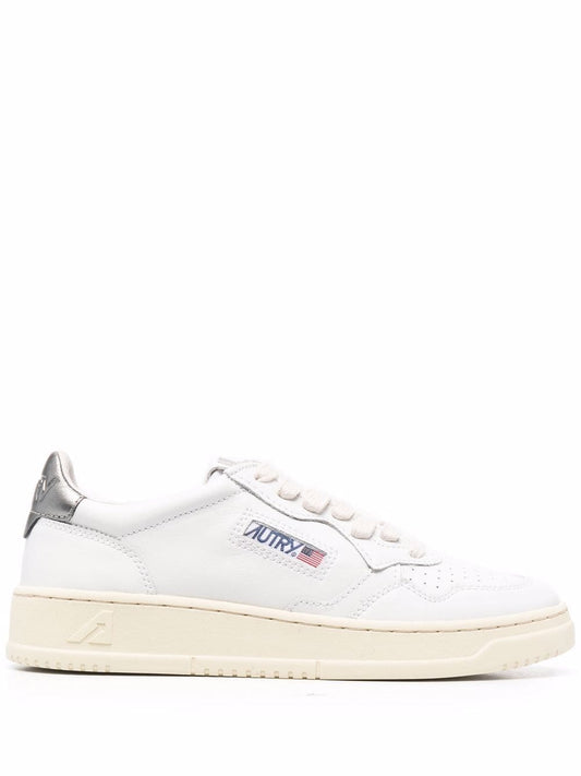 AUTRY Sneakers Silver — Effortless Shine, Everyday Comfort