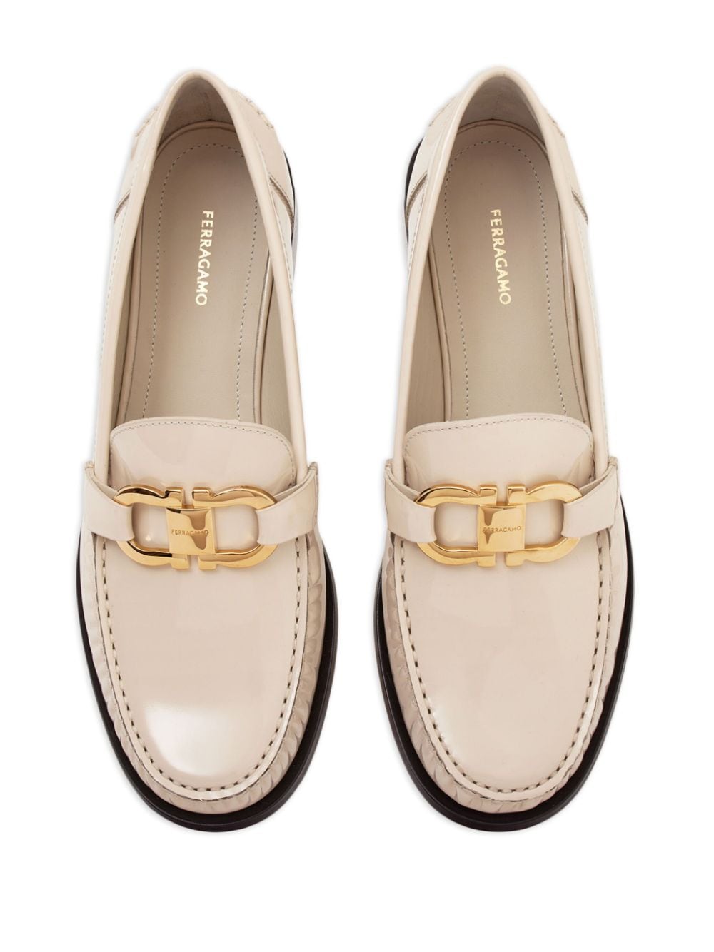 Chaussures plates Ferragamo en cuir blanc