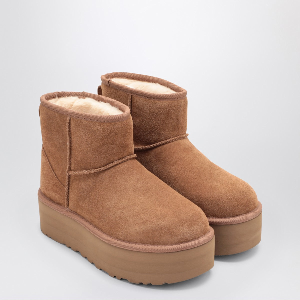 Bottes à plateforme Ugg Classic Mini en châtaigne
