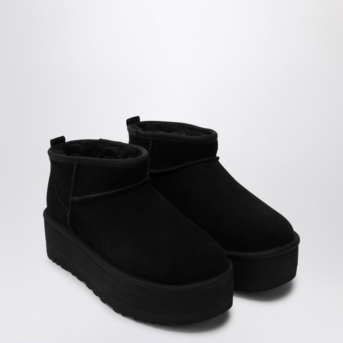 Botte Ugg Classic Ultra Mini noire à plateforme