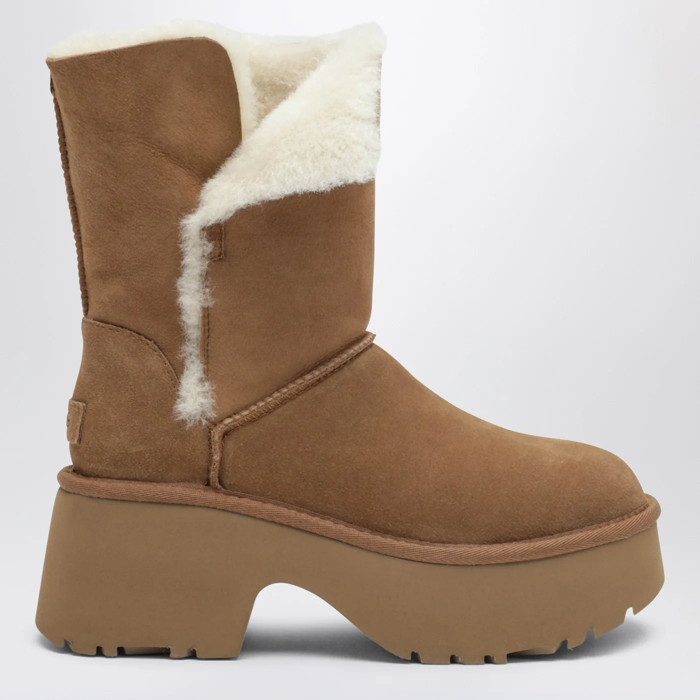 1171533LE_R_UGG-CHE.a.webp