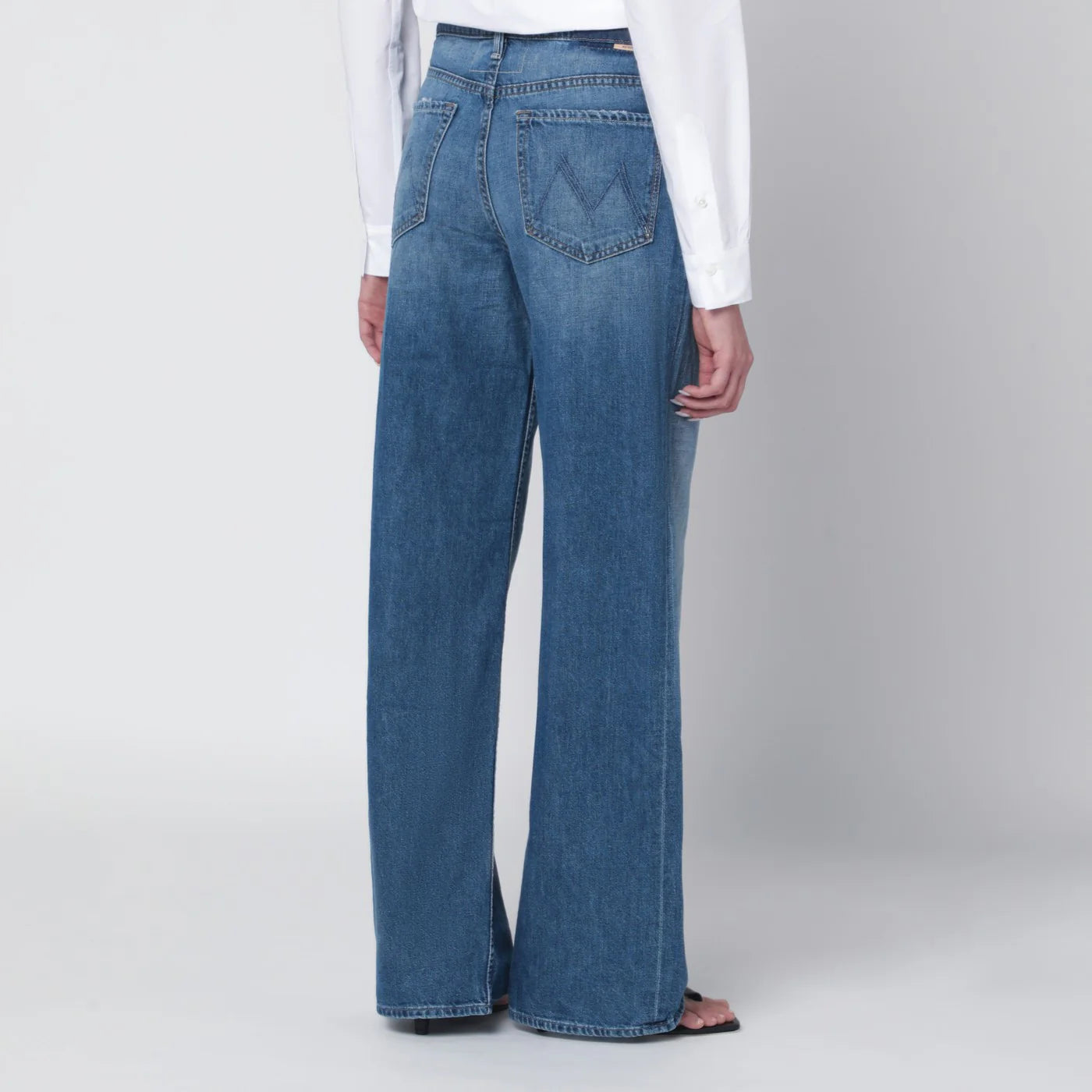 12488-1230CO_S_MOTH-HUF.d.webp