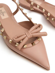 Chaussures plates Valentino Garavani en cuir poudré Rockstud slingback