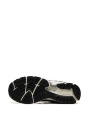 Zapatillas New Balance blancas estilo deportivo clásico