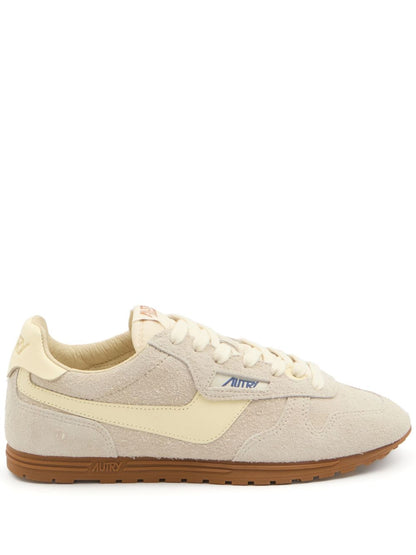 AUTRY Sneakers Beige — Leather Lace‑Up Comfort