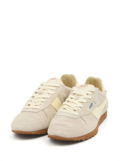 AUTRY Sneakers Beige — Leather Lace‑Up Comfort