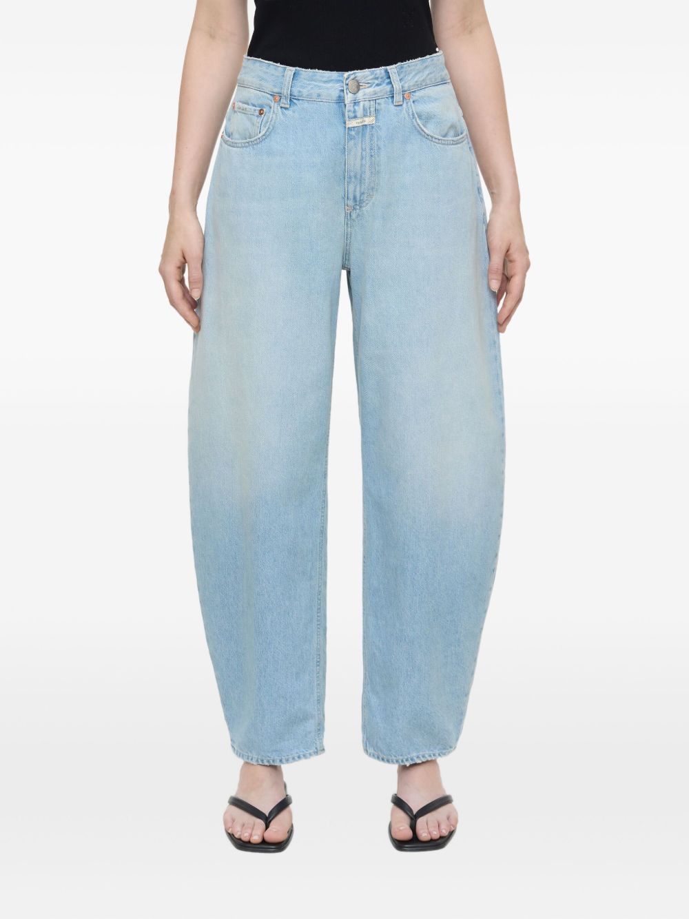 Jean fermé bleu clair denim