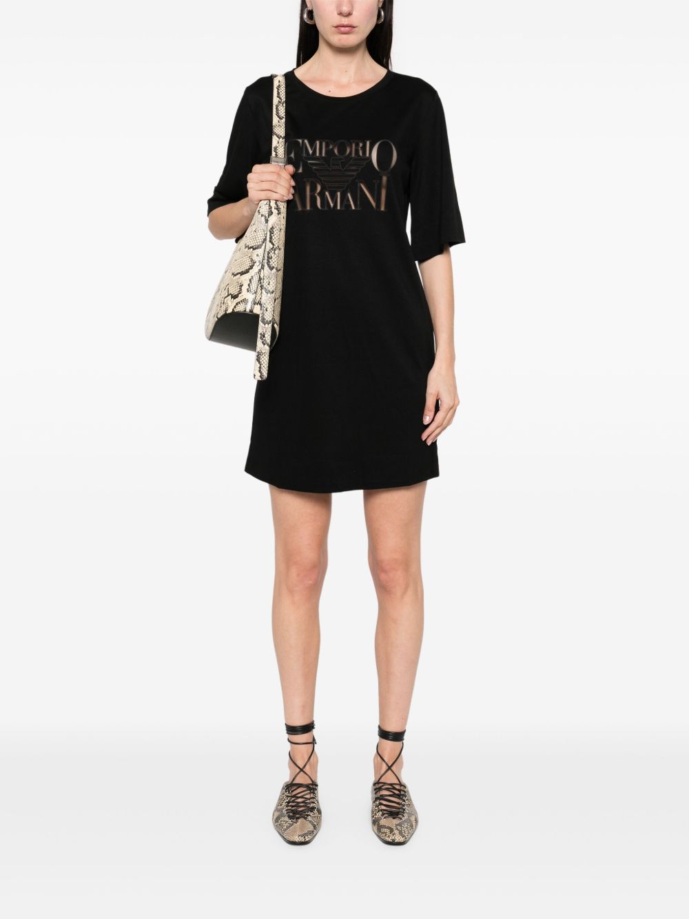 Bata camiseta larga negra Emporio Armani Sea Clothing