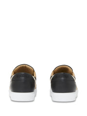 Burberry Sneakers Black calf leather-blend