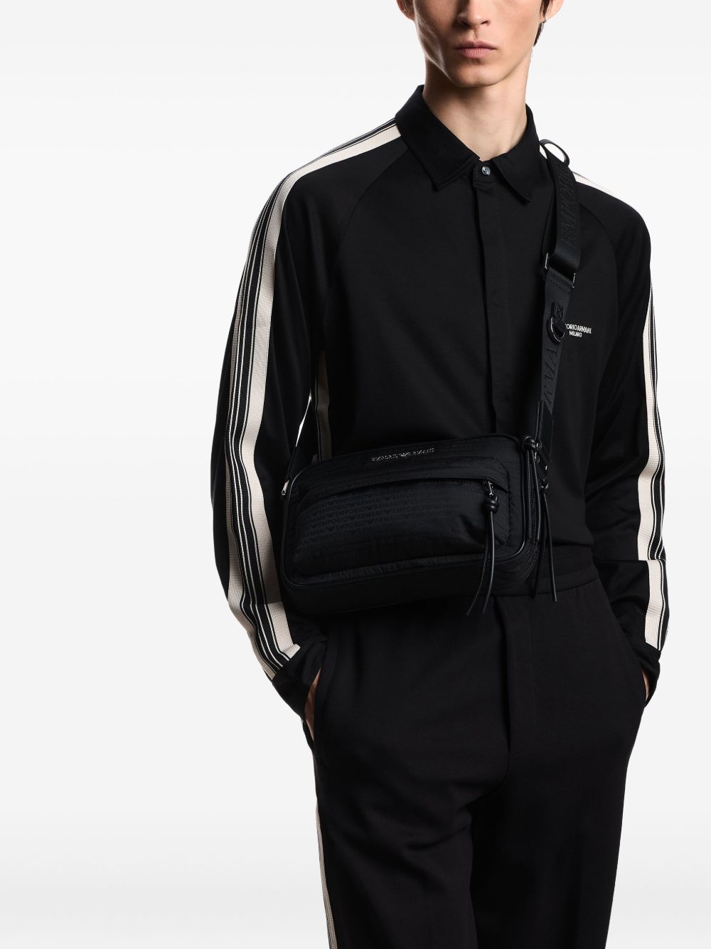 Sac messager à bandoulière avec plaque logo Emporio Armani