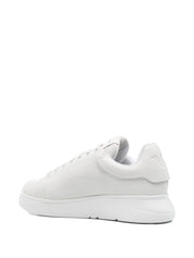 Zapatillas deportivas exclusivas de EMPORIO ARMANI en piel de becerro blanca