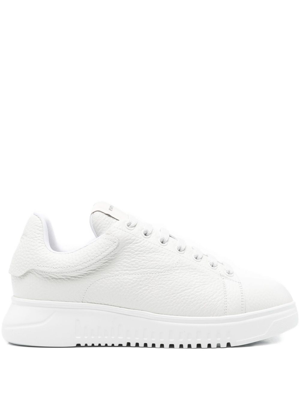 Zapatillas deportivas exclusivas de EMPORIO ARMANI en piel de becerro blanca