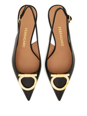 Escarpins à bride arrière en cuir noir Ferragamo avec talon