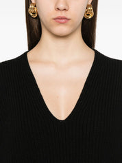 Fabiana Filippi Pulls Noir