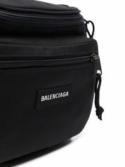 Sacs Balenciaga. Sac ceinture noir en nylon recyclé