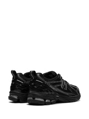 New Balance Sneakers Black