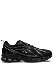 New Balance Sneakers Black