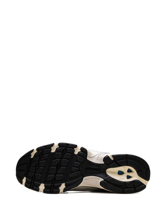 New Balance Sneakers Silver — ABZORB Comfort, Refined Shine