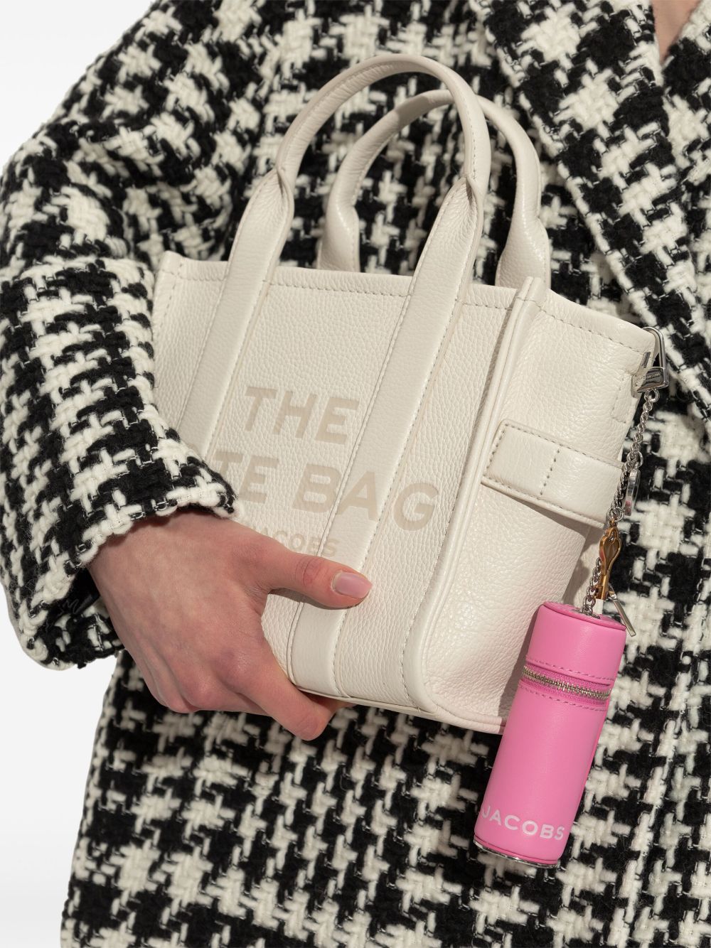 Charm fucsia para estuche de pintalabios de Marc Jacobs Accessories