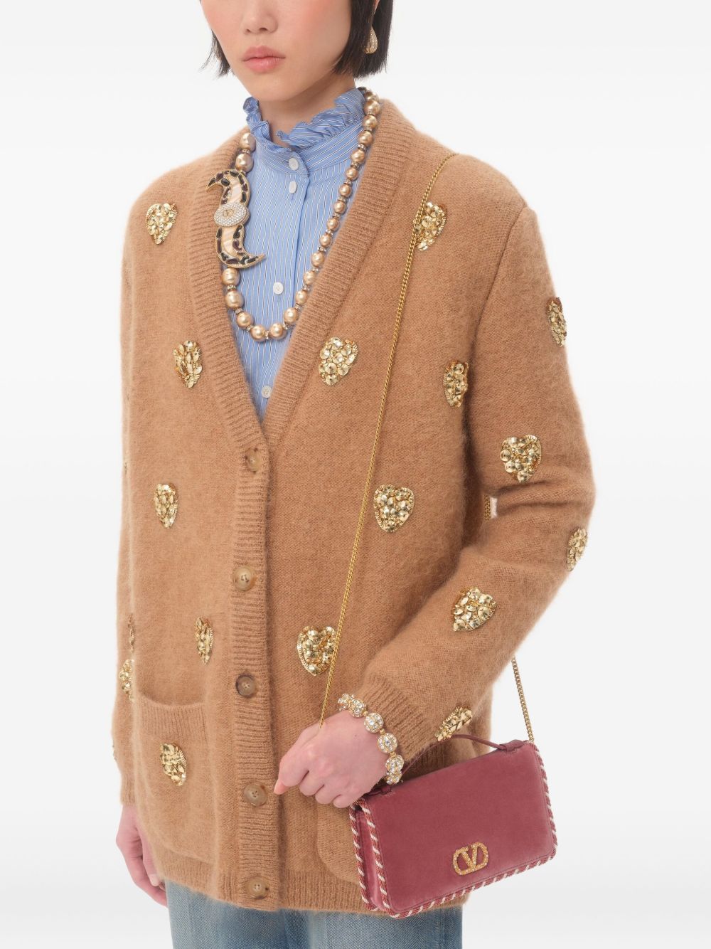 Bolsos Valentino Garavani. Cartera de terciopelo empolvado con cadena.