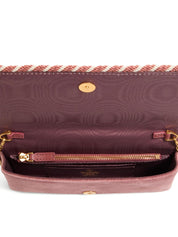 Bolsos Valentino Garavani. Cartera de terciopelo empolvado con cadena.