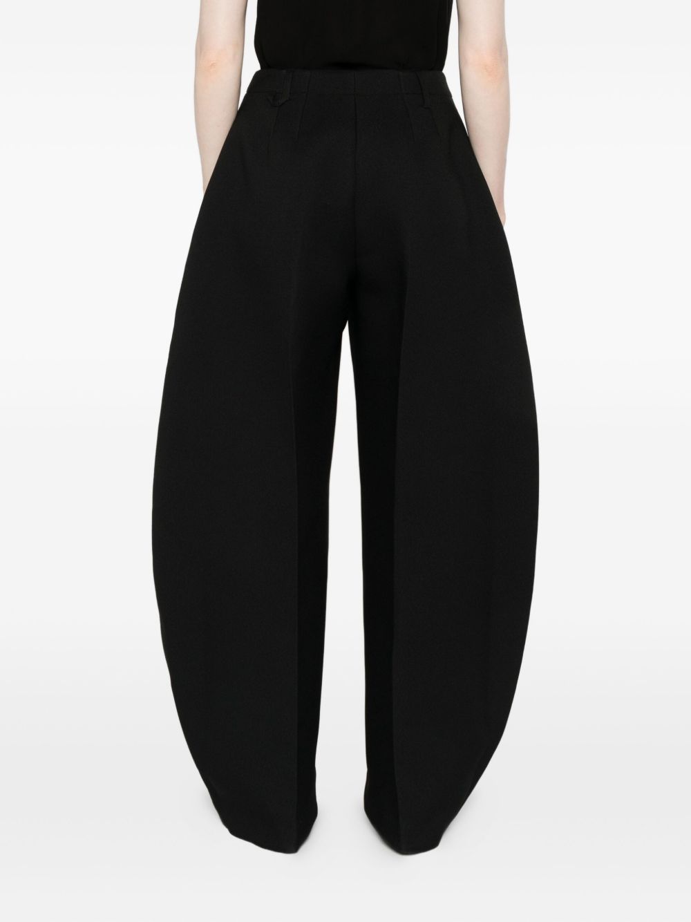 Pantalon Jacquemus noir à plis devant