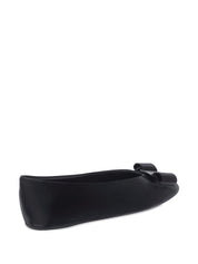 Chaussures plates Ferragamo en soie noire et cuir nylon