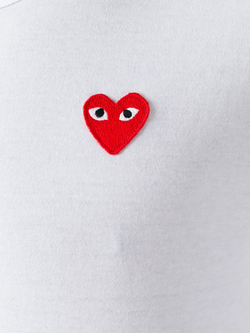 Comme des Garçons White T-shirt: Effortless Elegance