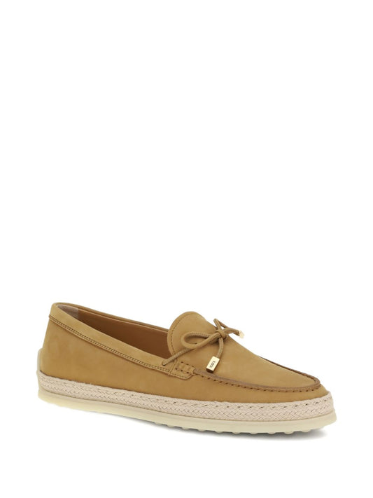 Tod'S Camel Suede Moccasins — Raffia Bow Slip‑Ons