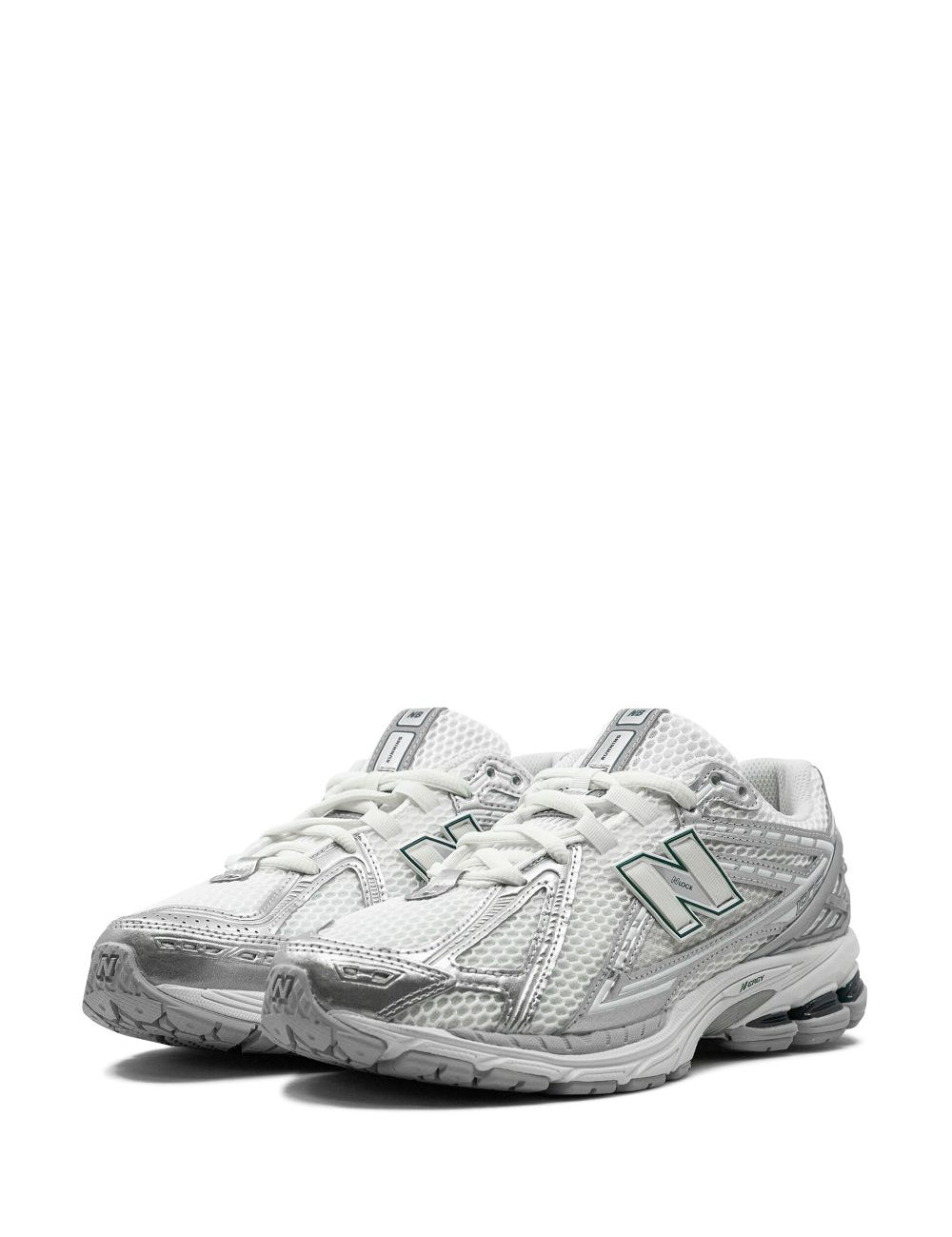 190162816---ss26---newbalance---m1906reesilvermetallicoffwhite_1_p.jpg