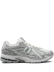 New Balance Sneakers Silver — Men’s Designer Sneakers