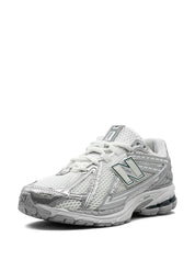 New Balance Sneakers Silver — Men’s Designer Sneakers