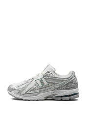 New Balance Sneakers Silver — Men’s Designer Sneakers