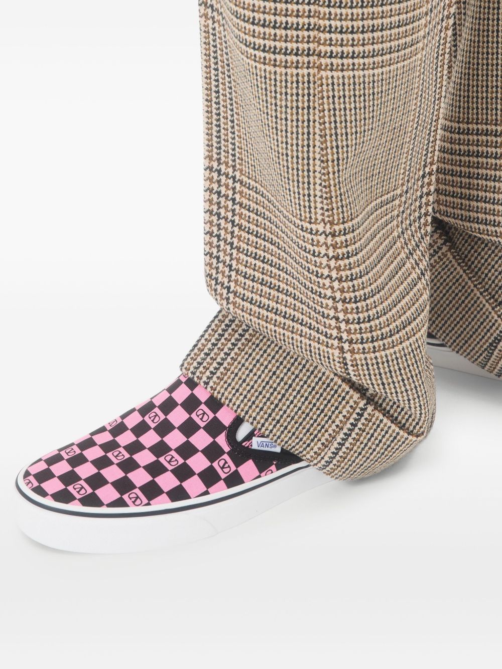 VALENTINO GARAVANI X VANS Sneakers — Fuchsia Edition
