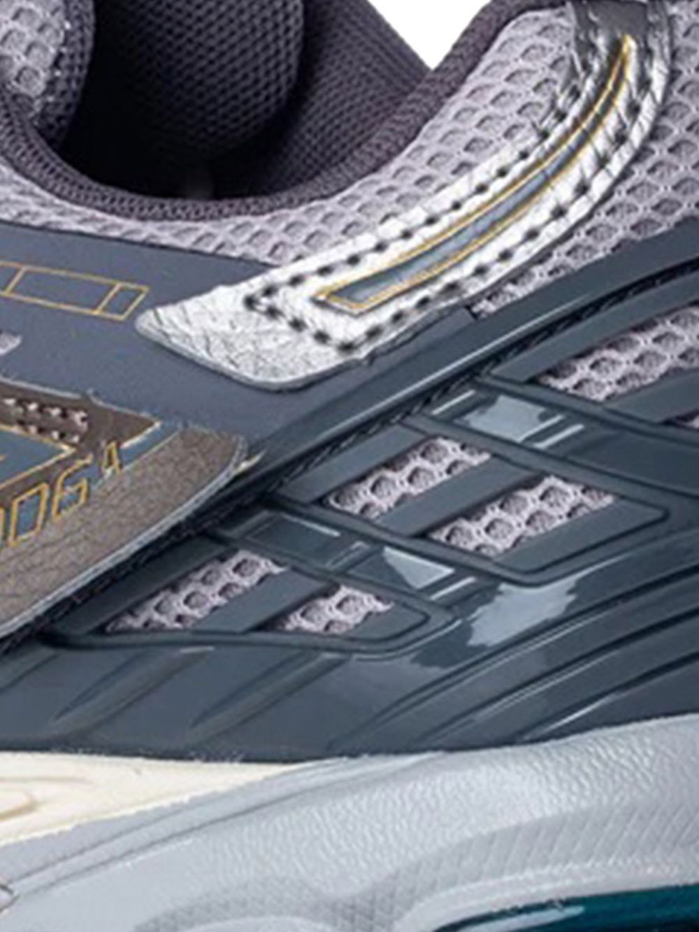 New Balance Sneakers Brown