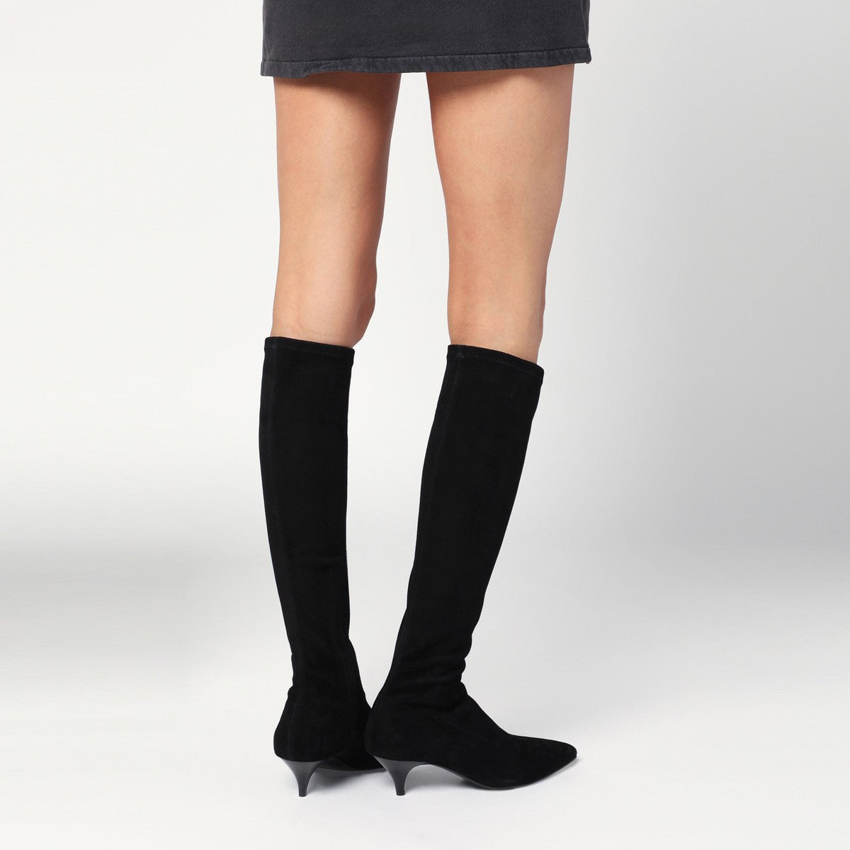 A.EMERY Les bottes Oscar en daim noir