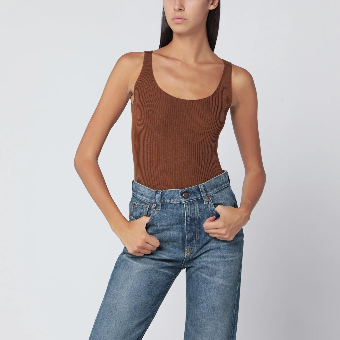 253F08214WO_R_ROBER-F0807.a.webp