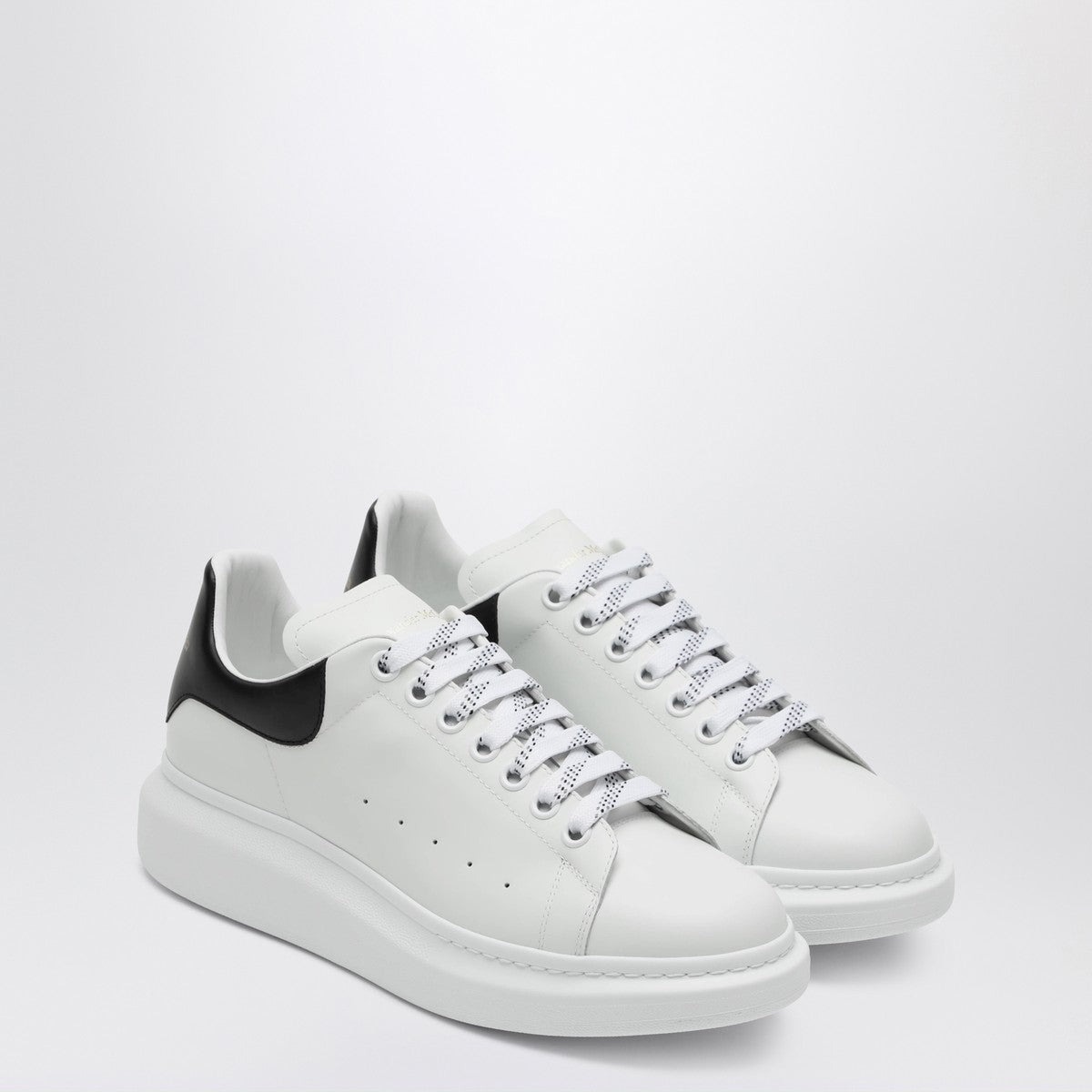 Baskets oversize Alexander McQueen blanches/noires