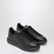 Alexander McQueen Sneaker Oversize black leather sneakers