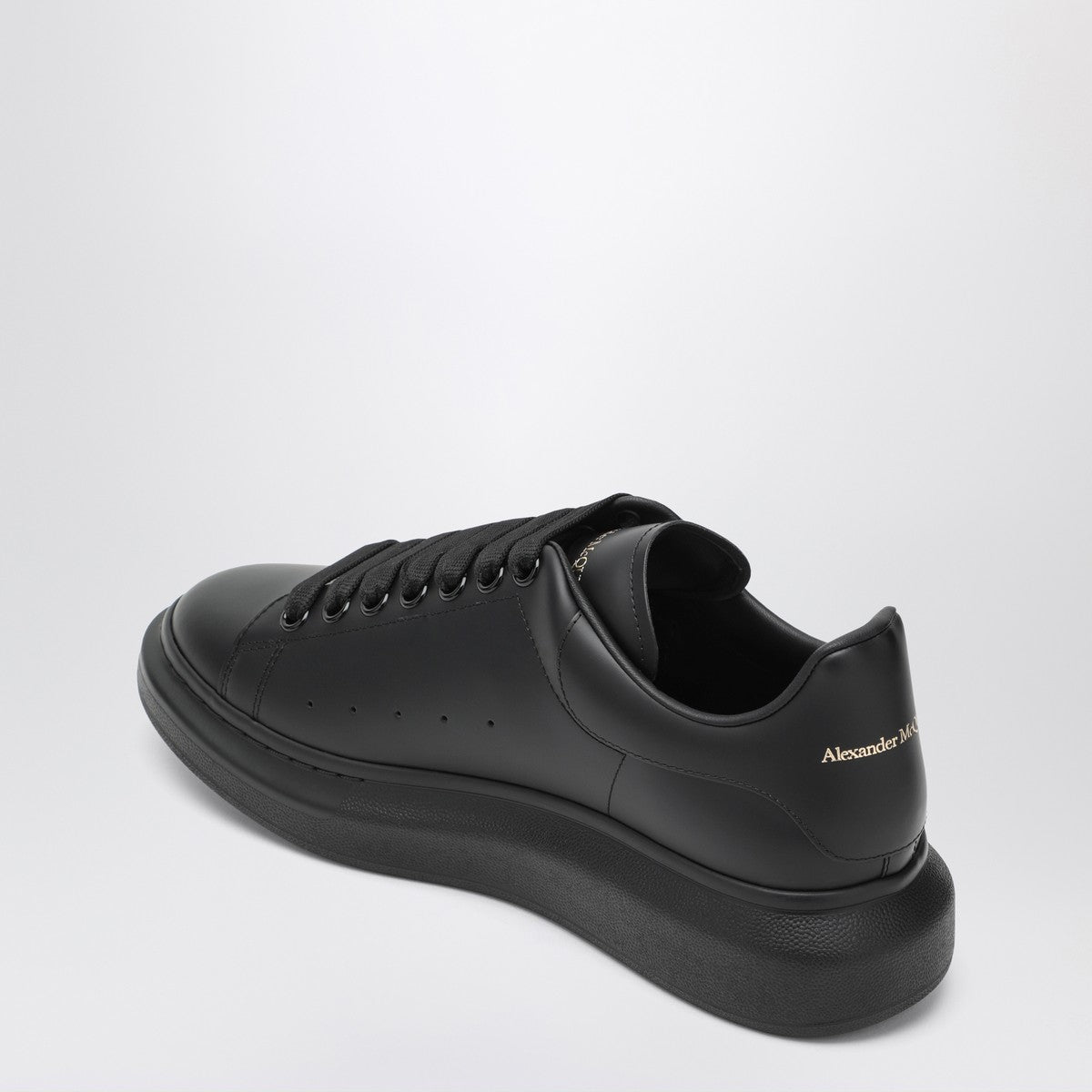 Alexander McQueen Sneaker Oversize black leather sneakers