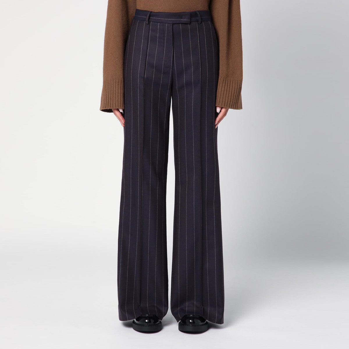 Blue wool‑blend pinstripe trousers — QUELLEDUE
