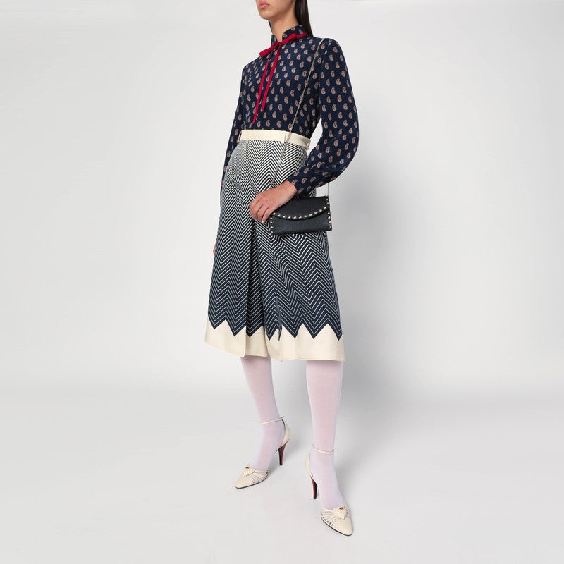 Valentino Garavani Black Rockstud crossbody wallet in hammered leather