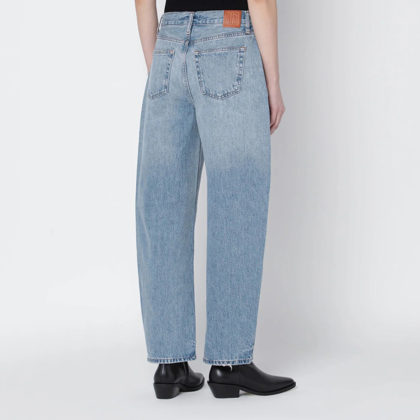 A-06-11764CO_S_ANINE-WHD9.d.webp