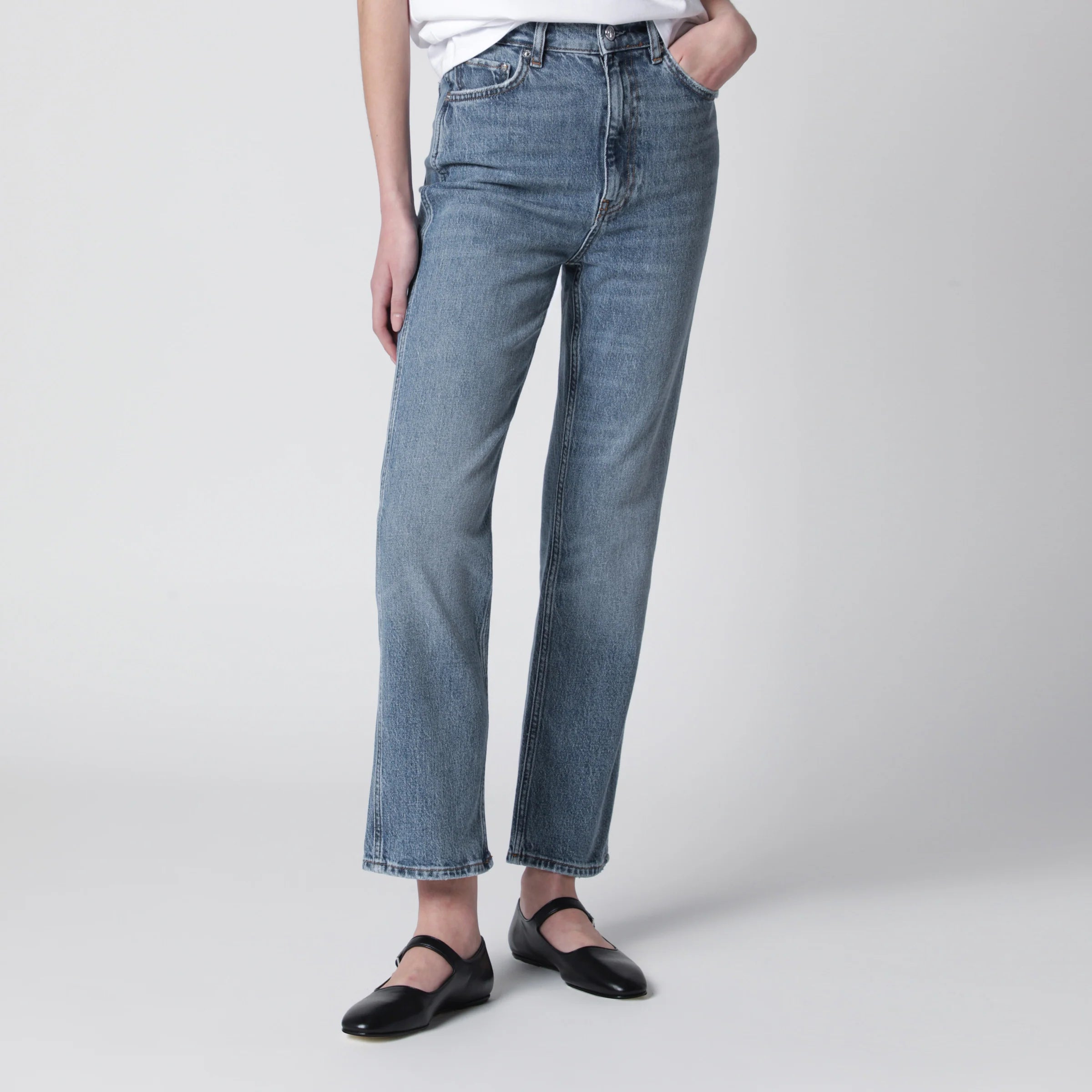 A-06-11957CO_S_ANINE-WHD39.a.webp