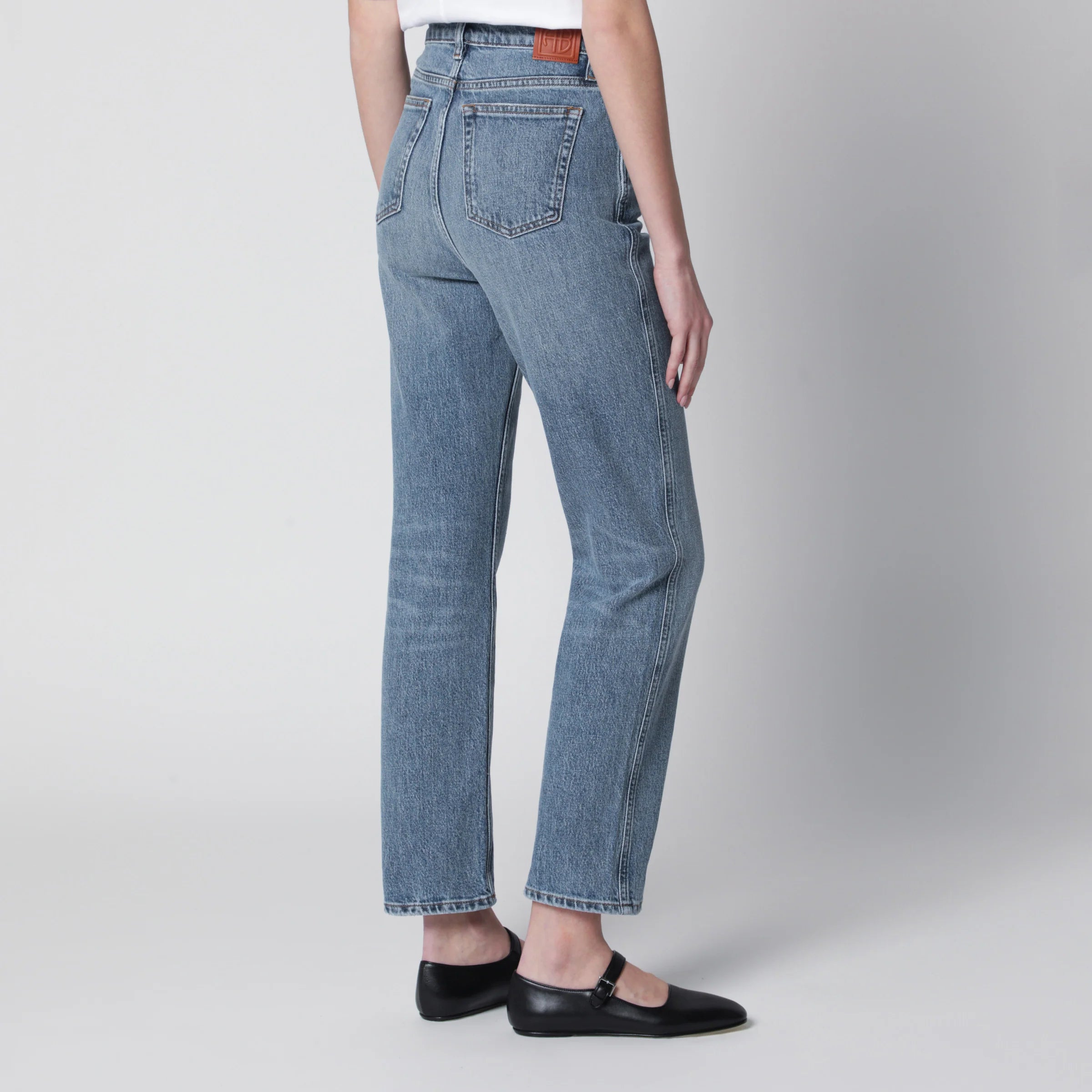A-06-11957CO_S_ANINE-WHD39.d.webp