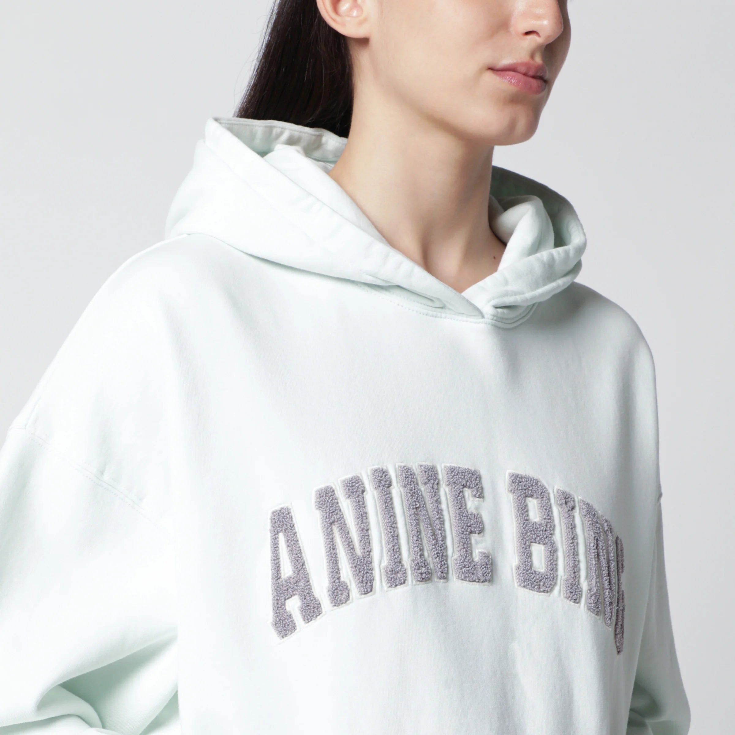 A-08-11858CO_S_ANINE-GEE1.e.webp